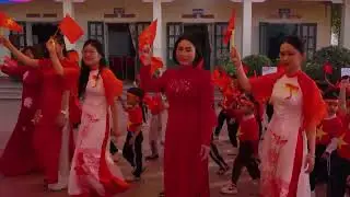 Phần diễu binh Ngày hội Tiếng Anh TH Hương Sơn 2025