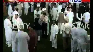 SHAME ON POLITICIANS FOR HAVING A PARTY WHILE ANNA HAZARE IS FASTING FOR THE NATION