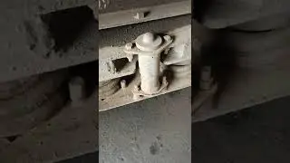 Vertical shock absorber
