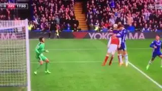 MARCOS ALONSO ELBOW KNOCKS OUT BELLERIN!!! CHELSEA VS ARSENAL ✔2017