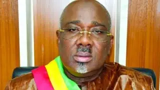 ALASANE MBAYE GRIOT DES VIP CHANTE  FARBA NGOM