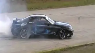 Ozzydrifter ripping 360's at Ida oran park skidpan - sweet R33 skyline rb25 off tap and having fun !