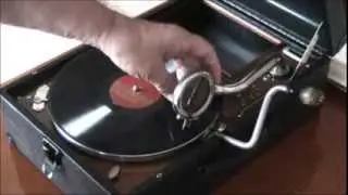 HMV 101 Gramophone.  Joe Loss and His Band - At The Woodchopper's Ball