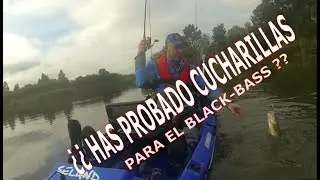 Pescando black-bass con Rubo desde kayak. COMO SE PESCA con cucharilla. PESCANDO CON RUBO