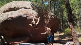 Laura Verdasco: Detonador (7a) - Albarracin boulder