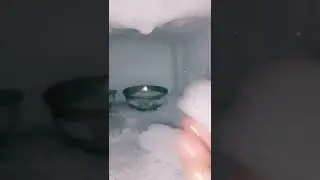 ASMR-YUMMY REFROZEN FREEZER FROST EATING/SATISFYING FROSTY CRUNCH❄❄🧊🎧🤤