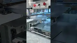 Fully automatic empty bottle packaging machine can automatically make and pack bags.
