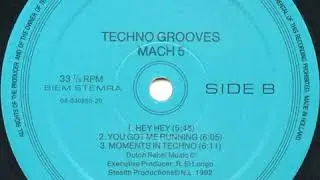 Techno Grooves &lrm;&ndash; Moments In Techno