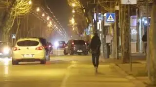PRENDE A SCHIAFFI  E RAPINA LA PROSTITUTA