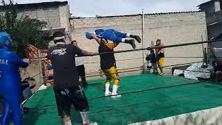 ORI NEGRO TIGRE AZTECA PARDO VS PEQUE&Ntilde;O COLIBR&Iacute; KRIS XTREME Y REY ESPACIAL EN LA ARENA ORIPOWER