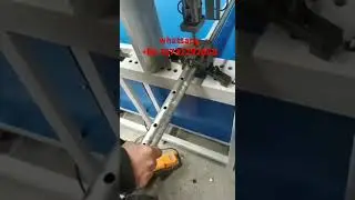 Semi-automatic feeding single station hydraulic circular pipe punching machine, made in China.