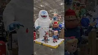 Рождественские аниматроники Рудольфа в Lowes #chrismasdecoration #rudolph #bumble #christmas #ani...