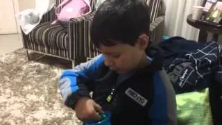 Nino explica  amoeba fluorescente