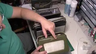 Unboxing and first look 3x Roberts radios