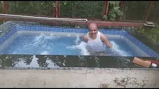 Swimming pool maintenance service design 