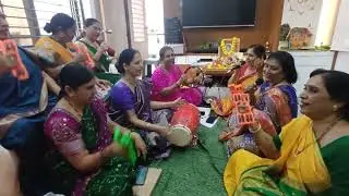 ભજન નીચે લખ્યું છે.જયશ્રી દરજી.વાહ વાહ મસ્ત ભજન ગાયું અંત સુધી જોશો. શ્રી સખીભજન મંડળ.
