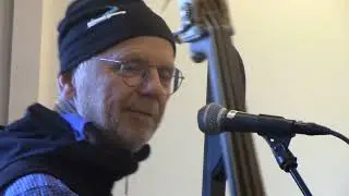 Lunchunderhållning på Skogsbruksvägen 133 - Lindqvistarna