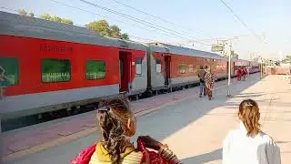 Ranthambore Express (Trains 12465/12466) via kota ramganjmandi ujjain Indore #train#indianralways