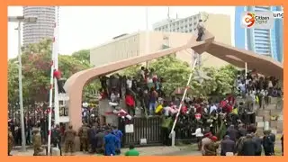 Public viewing of Raila’s body moved to Kasarani Stadium after multitudes turn up at Parliament