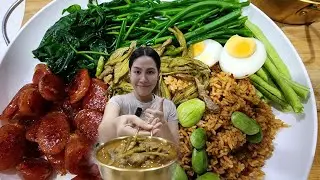 ข้าวคลุกน้ำพริก กินกับผักเสี้ยนดอง กุนเชียงทอด อร่อยมากค่ะ ไม่อร่อยเราไม่กินจ้า