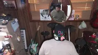 RAP FREESTYLE DRUMS THE CROSS ON THE DRUM @eminem @travisbarker @MoneyBaggYoOfficial @MaxMaher