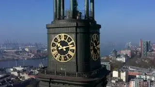 Hauptkirche St. Michaelis Michel-T&uuml;rmer (Drohnenfilm)