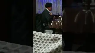 Мистер Хон в кафе деньги вымогает