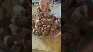 Making something tasty ??🤔🤔🤔 vid by celia.gercovich #shorts  #trending #viral