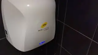 PHS Airstream Vitesse Hand Dryer at Ed's Easy Diner, Cambridge ♿