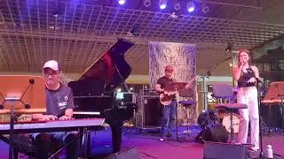 Jordan Wei Trio ft. Charlene Su @ Esplanade Concourse (Do it)