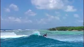 Surfing in Laamu
