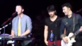 Fly With Me - Jonas Brothers (02.28.2013 - Santiago, Chile)