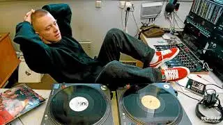 Tommy Tee-Crossing boarders (Remix)
