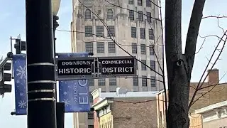 Walking around Downtown Elgin Illinois