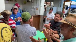 D&Oacute; e Z&Eacute; DOCHA fazendo SAMBA na FEIRA LIVRE