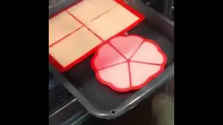 Non-stick silicone waffle mould