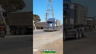 Kenworth T659 road train turning out!