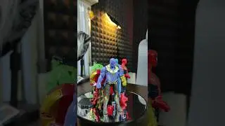 Игрушки Мстителей вращаются #marvel #spiderman #мстители #шорты