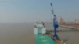 China&rsquo;s First Dual-Use Semi-Submersible Ship Put Into Use