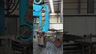 High-speed milling of the slewing bearing gears.