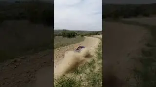 Le xmaxx dans une orni&egrave;re de moto g&eacute;nial ! #rcoffoad #brushless #traxxas