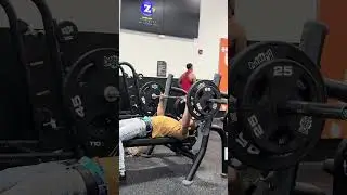 185 LB BENCH PRESS. THE GRIND DONT STOP SHOW UP EVERY DAY TO REACH THE GOALS YOU SET FOR YOURSELF ‼️