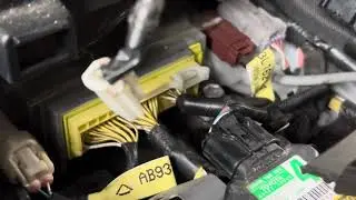 Toyota Landcruiser V8 200 series airbag module location