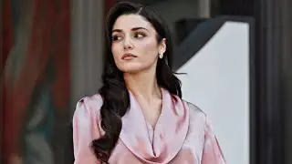 Meyra Aksel | poker face 
