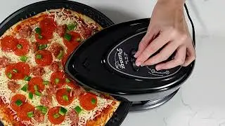 Presto&reg; Pizzazz&reg; Plus rotating pizza oven
