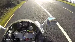 Kawasaki zxr 400 acceleration {33bhp restricted}