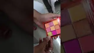 Huda beauty neon palette (copy) very low rate