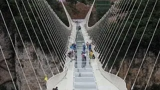[no comment] Discover the longest glass bridge in Chine