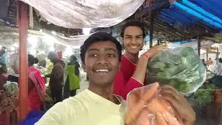 Aaj ham stall ki sabjiya lene market aagaye 