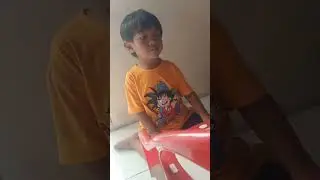Hai aku lagi beli squissy nih di toko Elsa sama temen aku🥰🥰